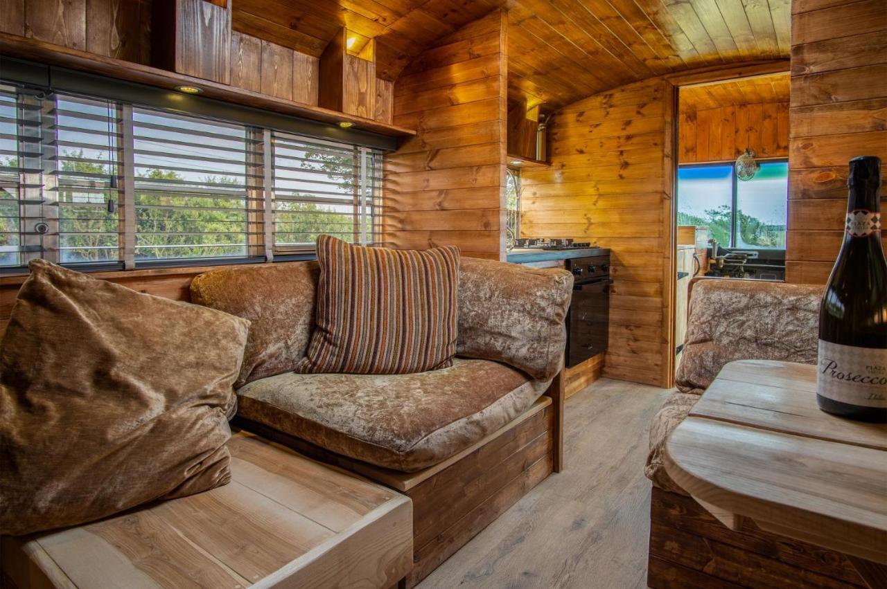 American School Bus - 1 Bedroom - Blossom Farm - Tiers Cross Johnston Екстериор снимка