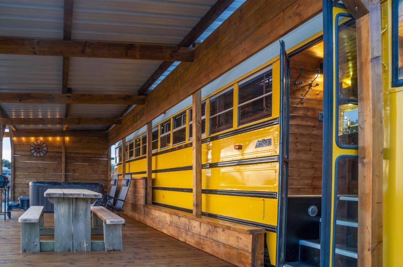 American School Bus - 1 Bedroom - Blossom Farm - Tiers Cross Johnston Екстериор снимка