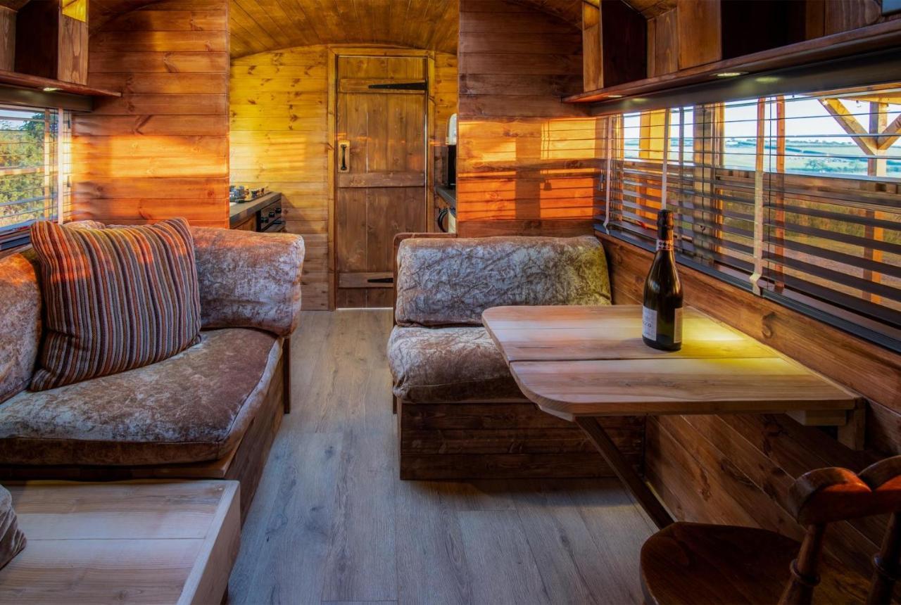 American School Bus - 1 Bedroom - Blossom Farm - Tiers Cross Johnston Екстериор снимка