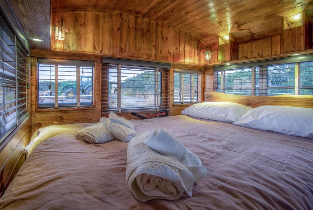 American School Bus - 1 Bedroom - Blossom Farm - Tiers Cross Johnston Екстериор снимка